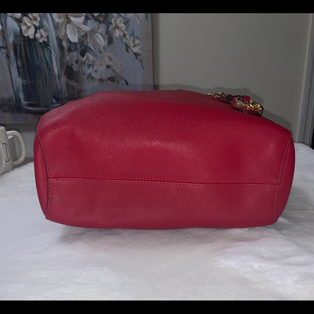 Michael Kors purse 👜 - Picture 2 of 3